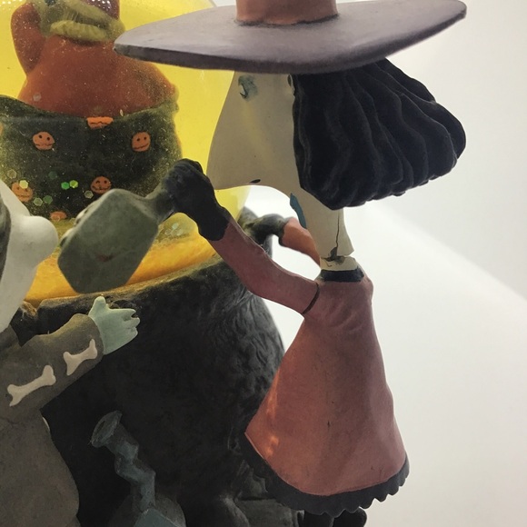 Vintage Tim Burton’s Nightmare Before Christmas Snowglobe. Lock, Shock & Barrel - Picture 9 of 11